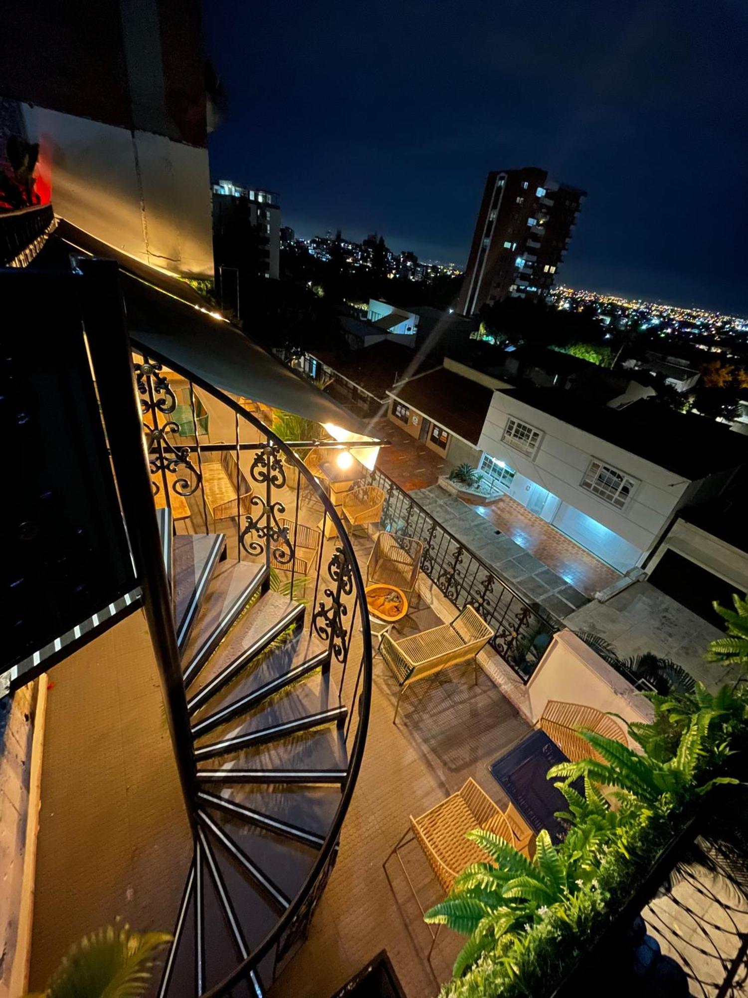 The View Hostel & Lounge Cali Esterno foto